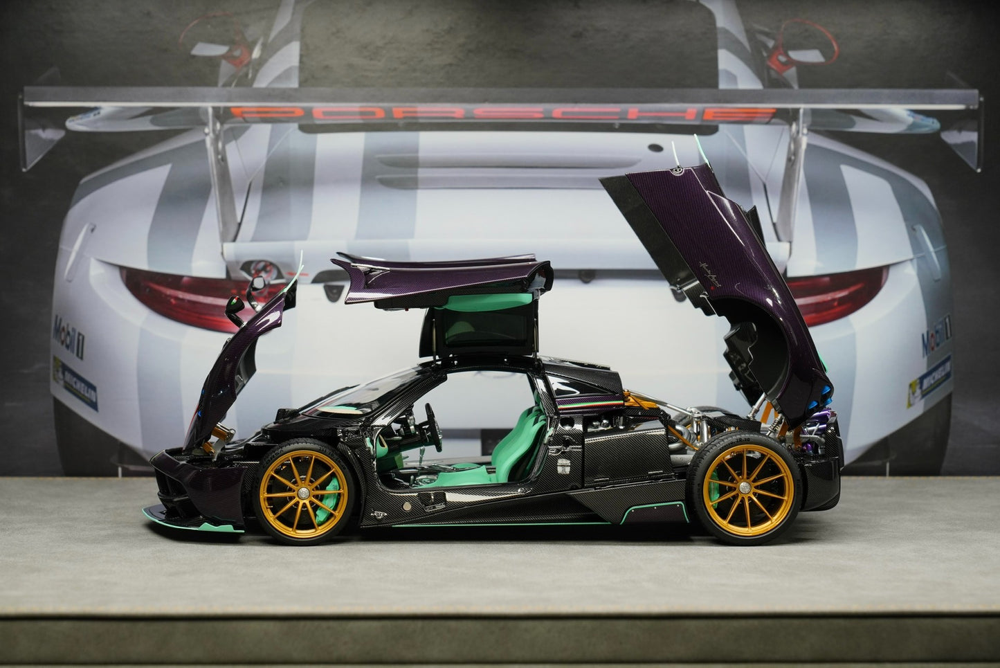 AR realistic 1:18 Pagani Huayra Dinastia Yazi Dragon Edition alloy full open car model! Exquisite purple carbon fiber paint color! Italian stripes! Finely crafted! Detailed!