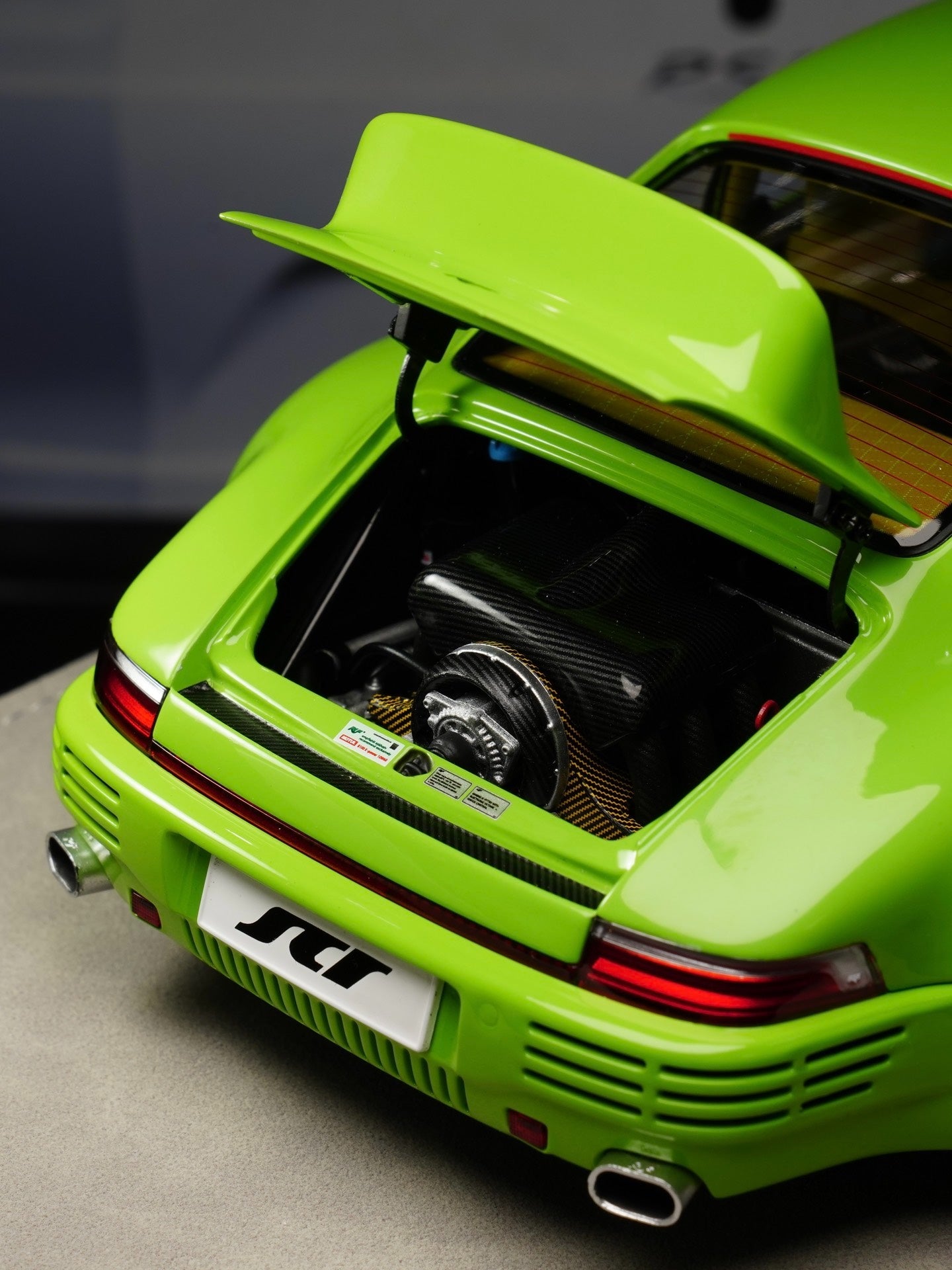 Almost Real 1:18 Porsche 964 RUF fully open car model! Fresh green color! With retro brown and beige interior! Rich detail! High cost performance! Limited to 504 units! 语气调整