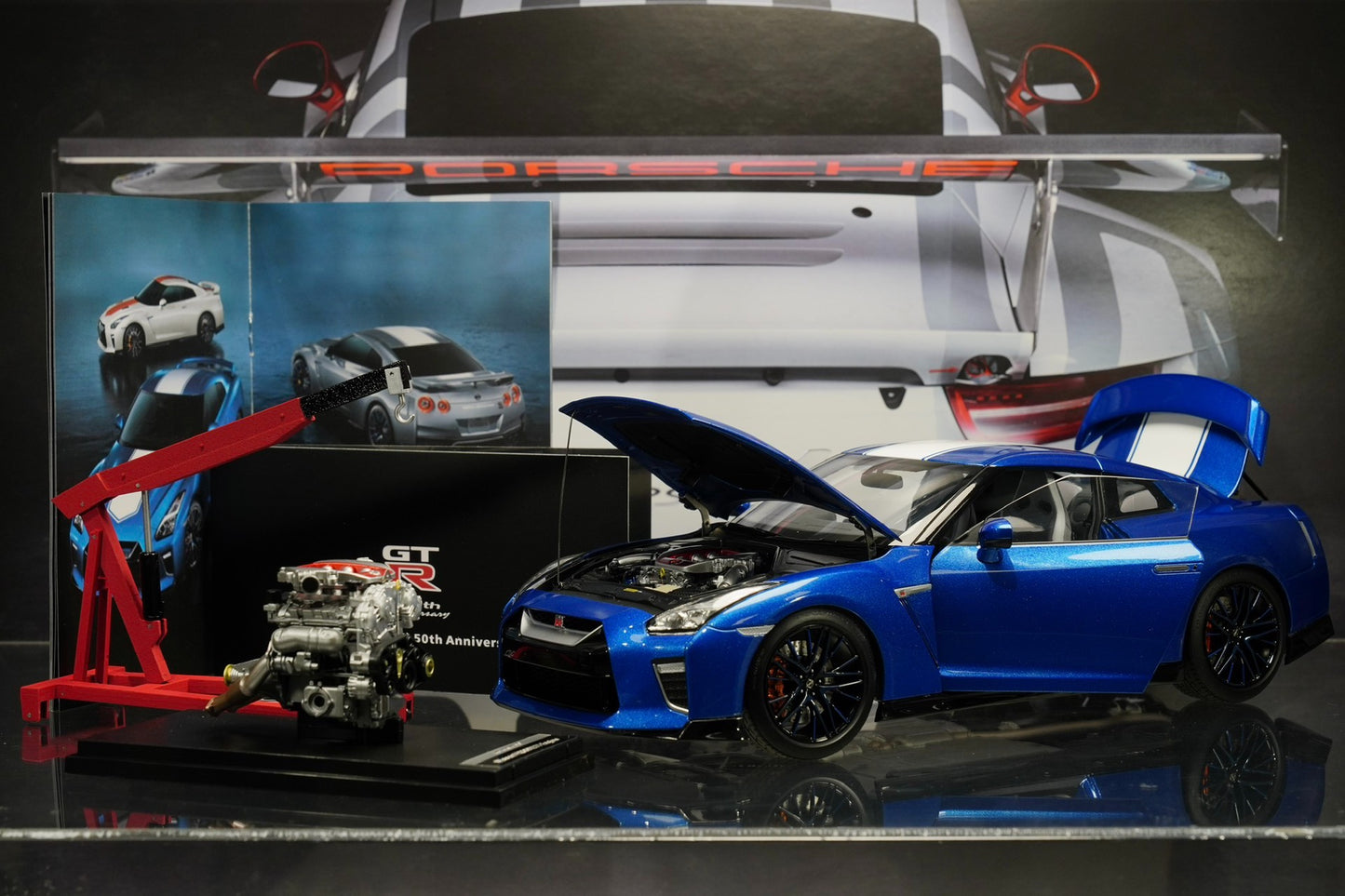 MH Nissan GT-R (R35) 50th Anniversary 1/18 alloy full-open car model! Classic blue and white livery! Free engine and certificate included! Limited to 1199 units!