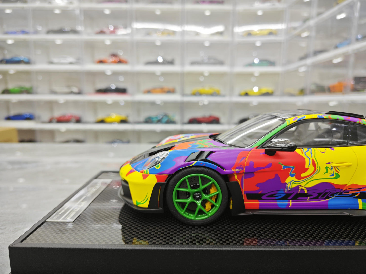 TP Porsche 911 992.1 GT3 RS Limited Edition Replica Resin Car Model Collection 1 18