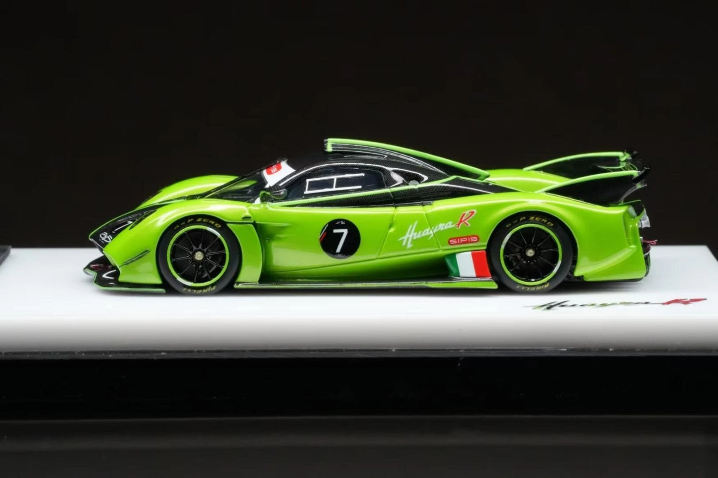 DMY DMH 1:64 Huayra r Diecast Model Car Resin Limited edition