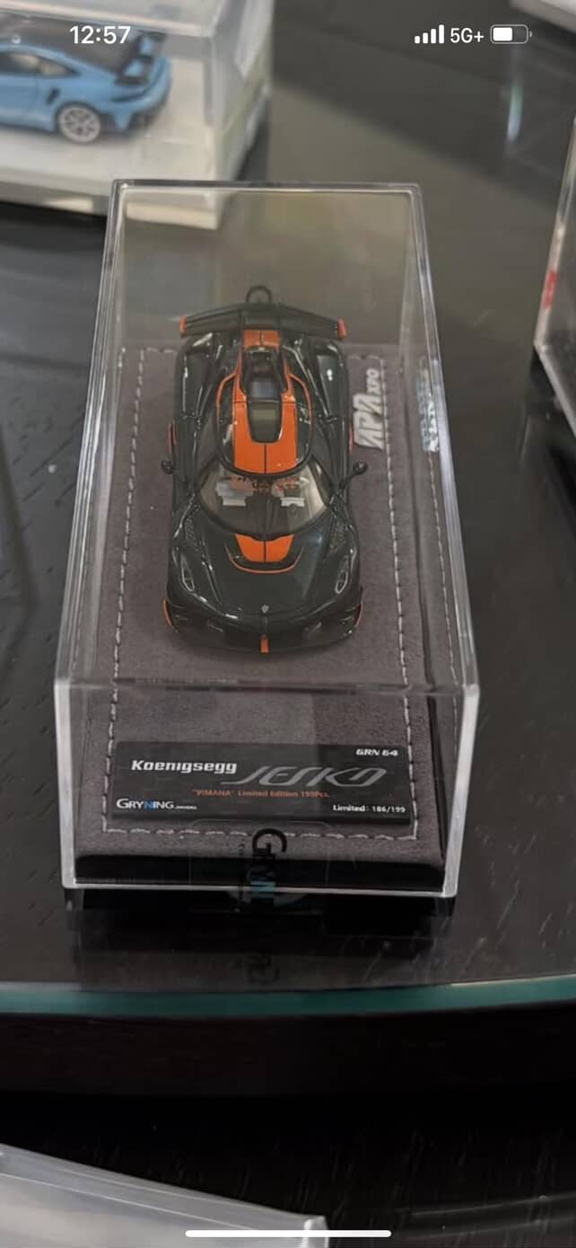 331:64 Sakura Dinastia Resin Model Car Limited edition Collection