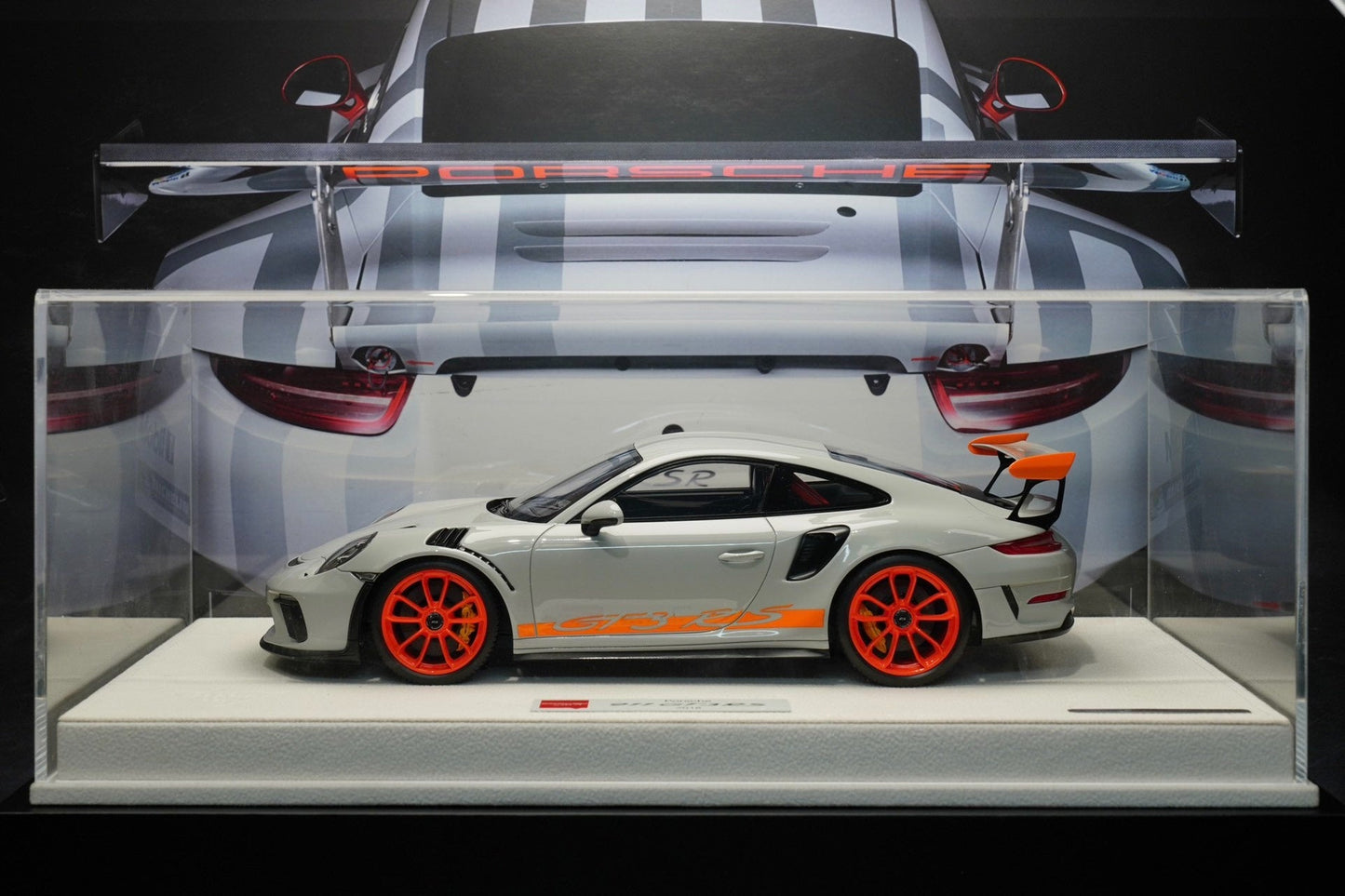 MAKE UP 1:18 Porsche 911 991.2GT3RS resin exquisite car model! Retro chalk grey color! With racing wheels and all black interior! Global limited to 40 units!