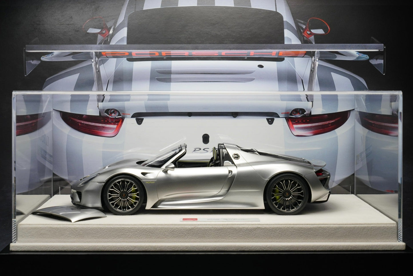 MAKE UP 1:18 scale resin Porsche Carrera GT 2004 model car! Racing yellow color! With black and yellow interior! With a separate retractable roof! Limited to 60 units!