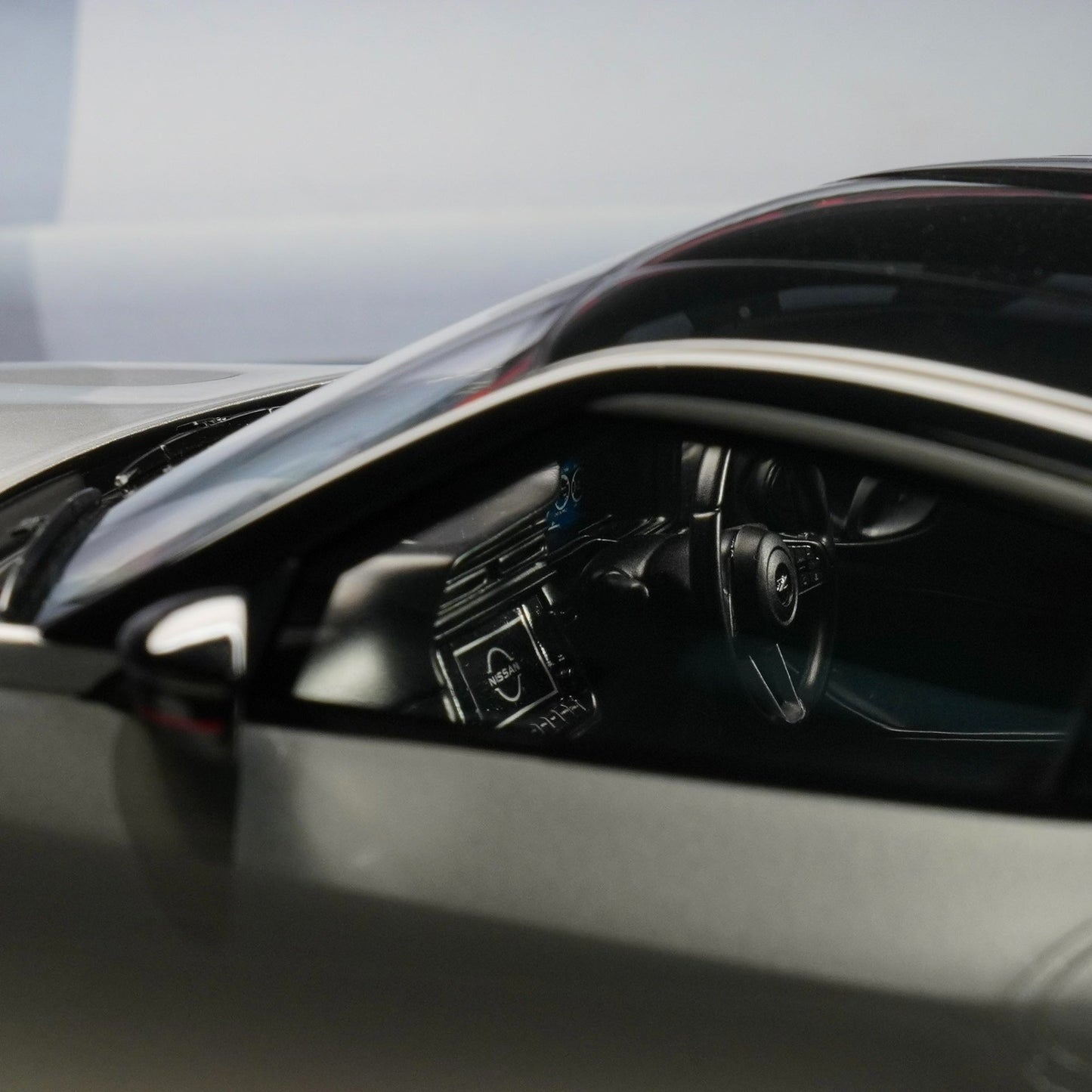 MAKE UP 1:18 Nissan Fairlady Z NISMO 2024 Resin Diecast Car Model! Liquid Metal Silver Color