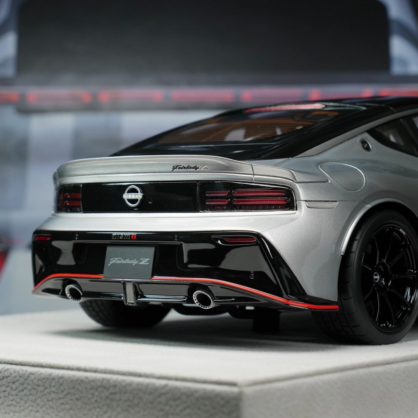 MAKE UP 1:18 Nissan Fairlady Z NISMO 2024 Resin Diecast Car Model! Liquid Metal Silver Color