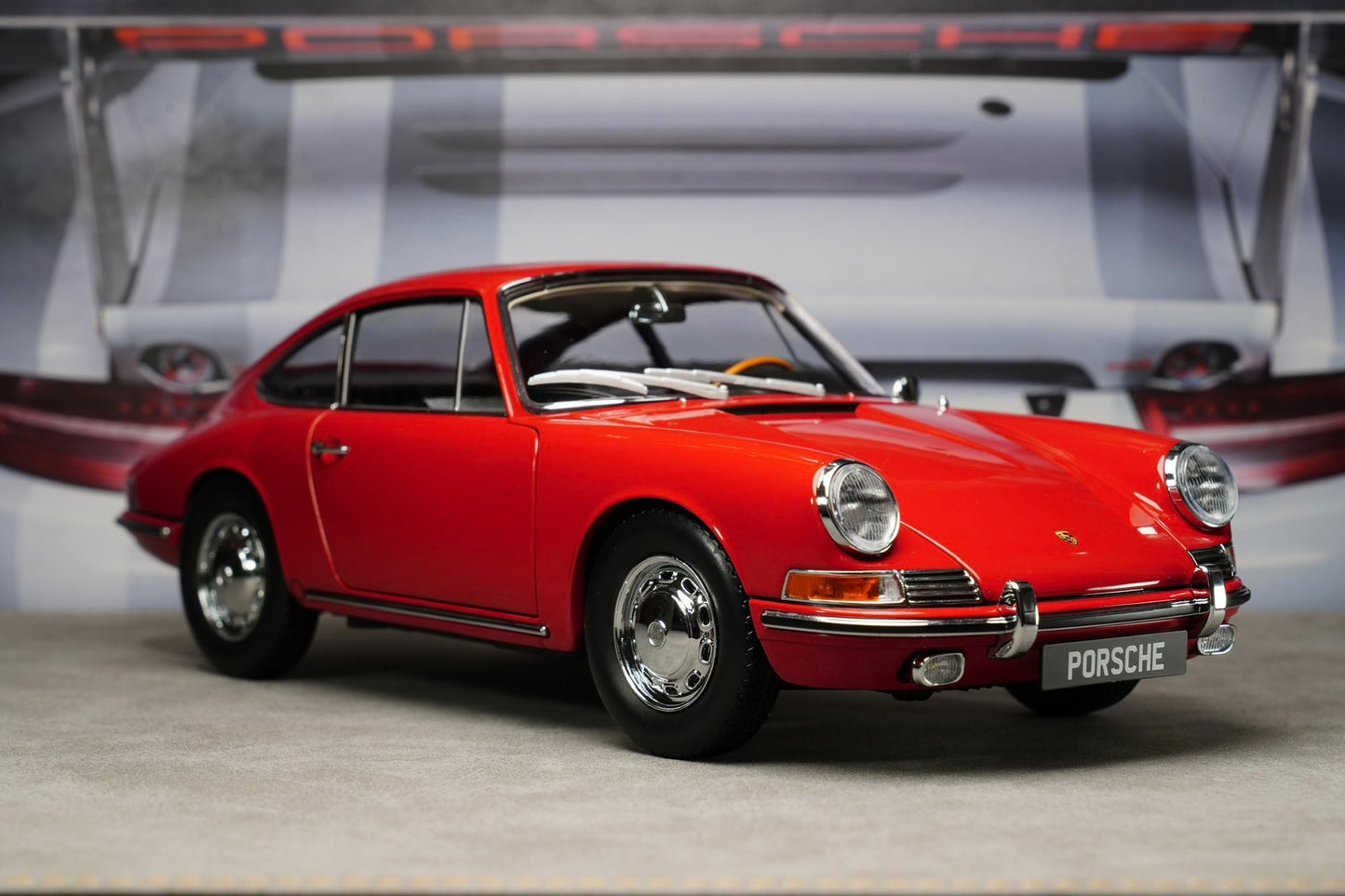 KYOSHO 1:18 scale Porsche 901 1964 alloy diecast model car with classic warning red color and plaid seats  语气调整