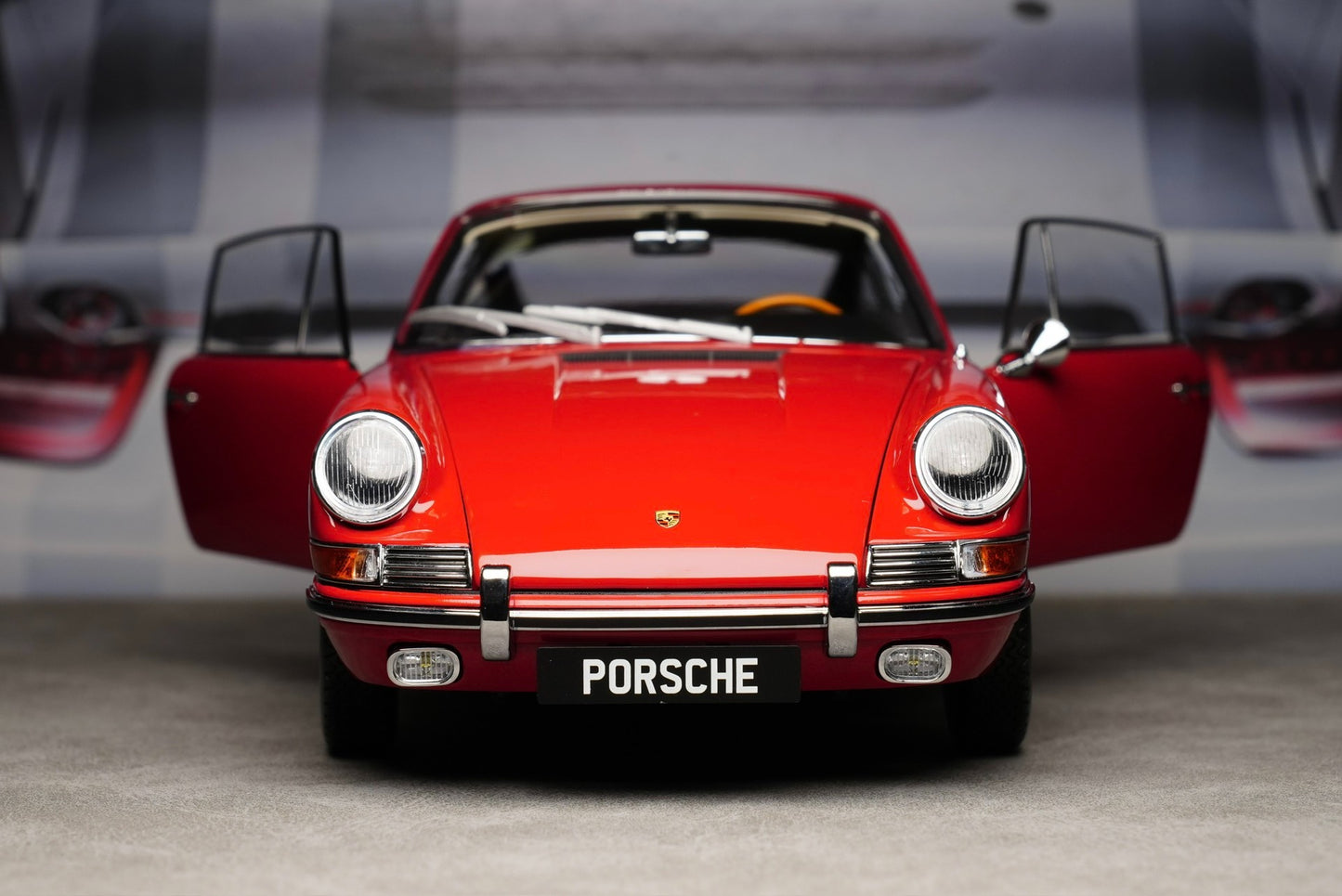 KYOSHO 1:18 scale Porsche 901 1964 alloy diecast model car with classic warning red color and plaid seats  语气调整