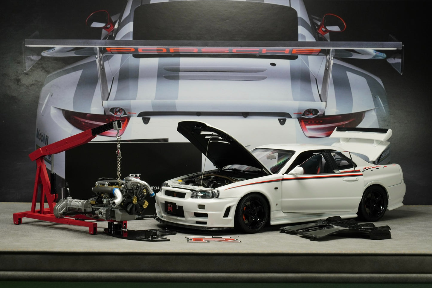 MOTORHELIX 1/18 alloy model Nissan Skyline GT-R (R34) NISMO alloy full open car model! pearl white with decal color! Limited to 599 units!