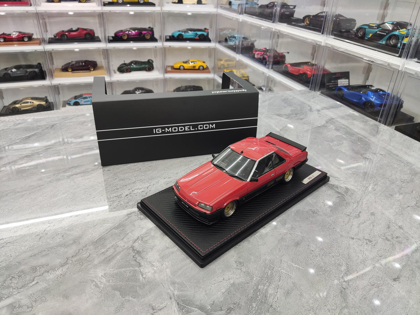 IG Nissan Skyline 2000 RS-X simulation resin car model 1:18 with engine