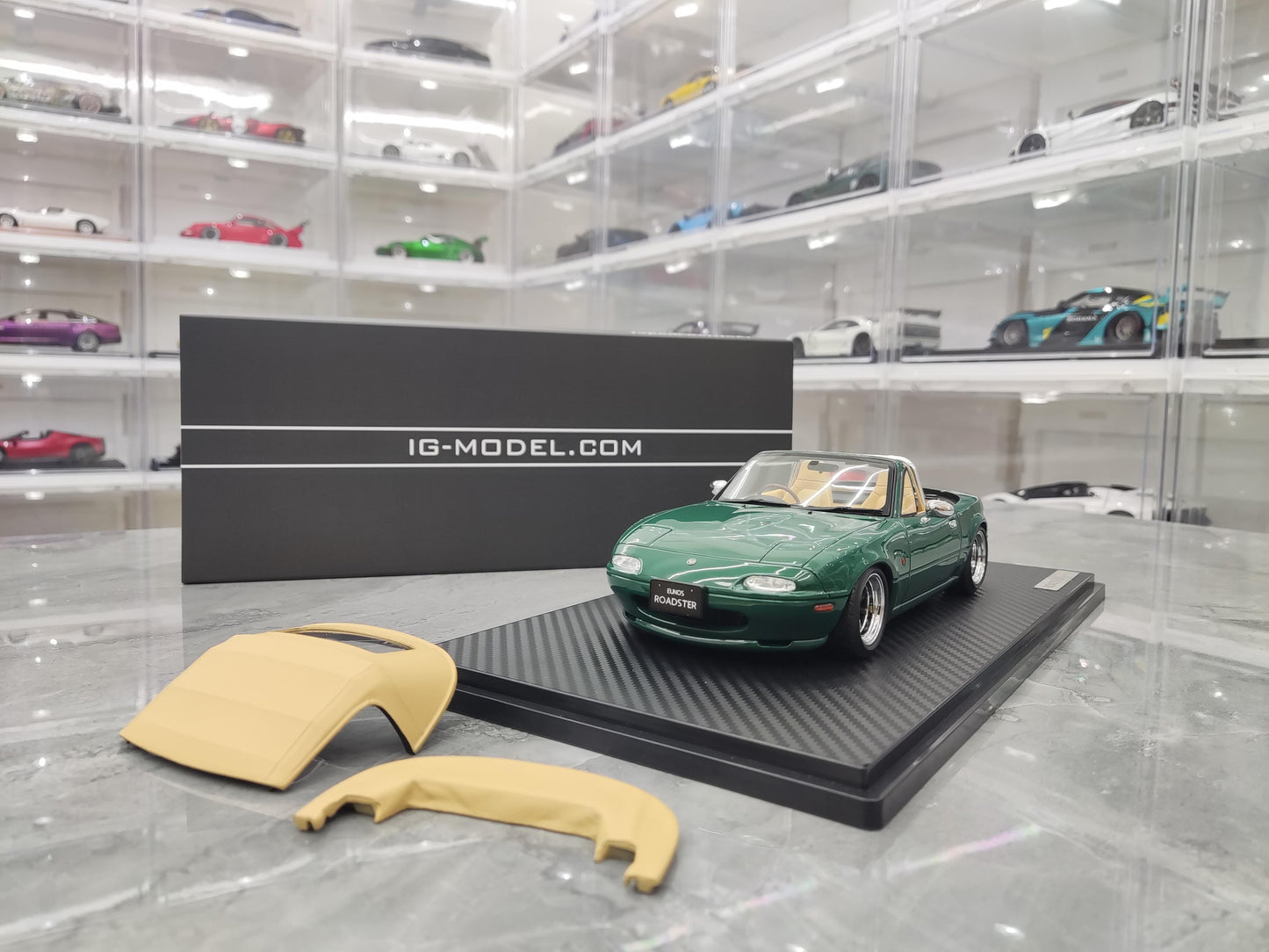 IG Mazda MX5 Eunos Roadster NA simulation resin car model collection 1 18 blind version