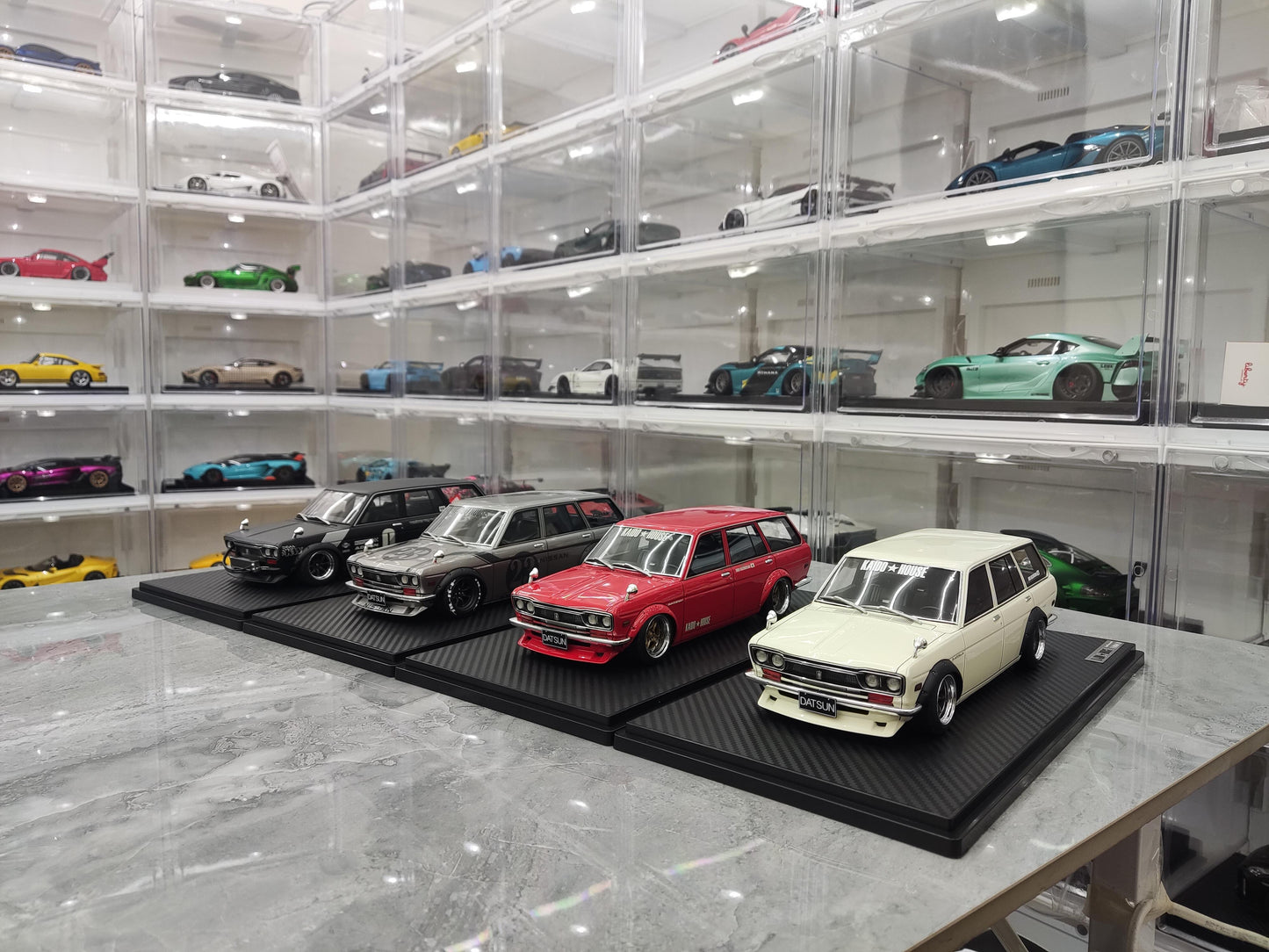 IG Nissan Datsun Bluebird 510 commercial vehicle model 1:18