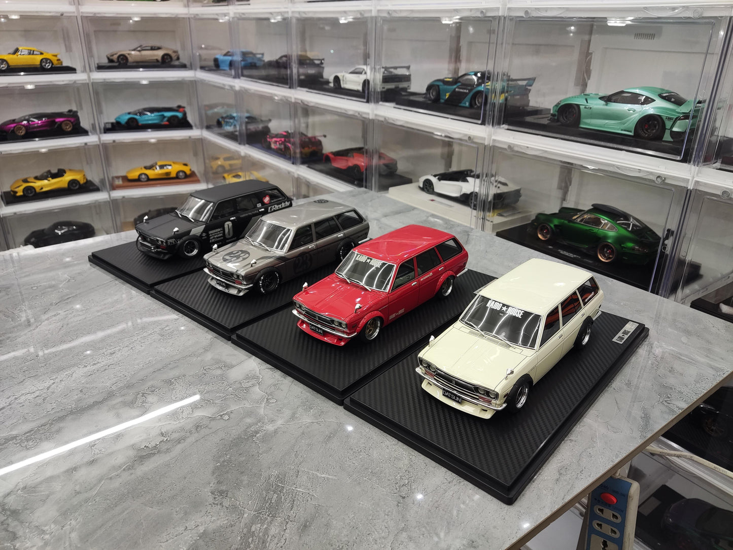 IG Nissan Datsun Bluebird 510 commercial vehicle model 1:18