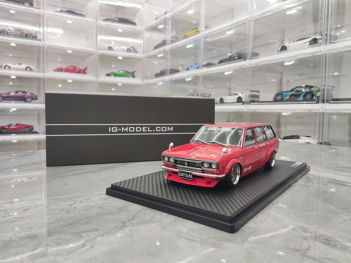 IG Nissan Datsun Bluebird 510 commercial vehicle model 1:18