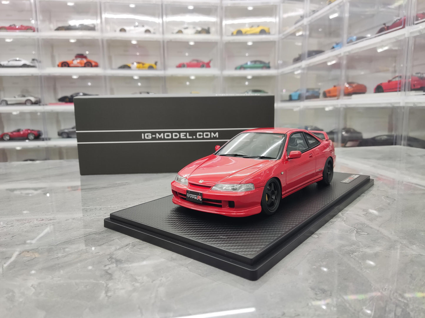IG 1:18 scale Honda Integra DC2 Type R resin car model for collection and display.