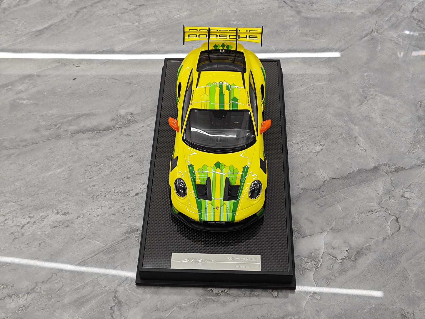 TP Porsche 992 GT3 RS Weissach Package simulation resin car model 1:18 collection