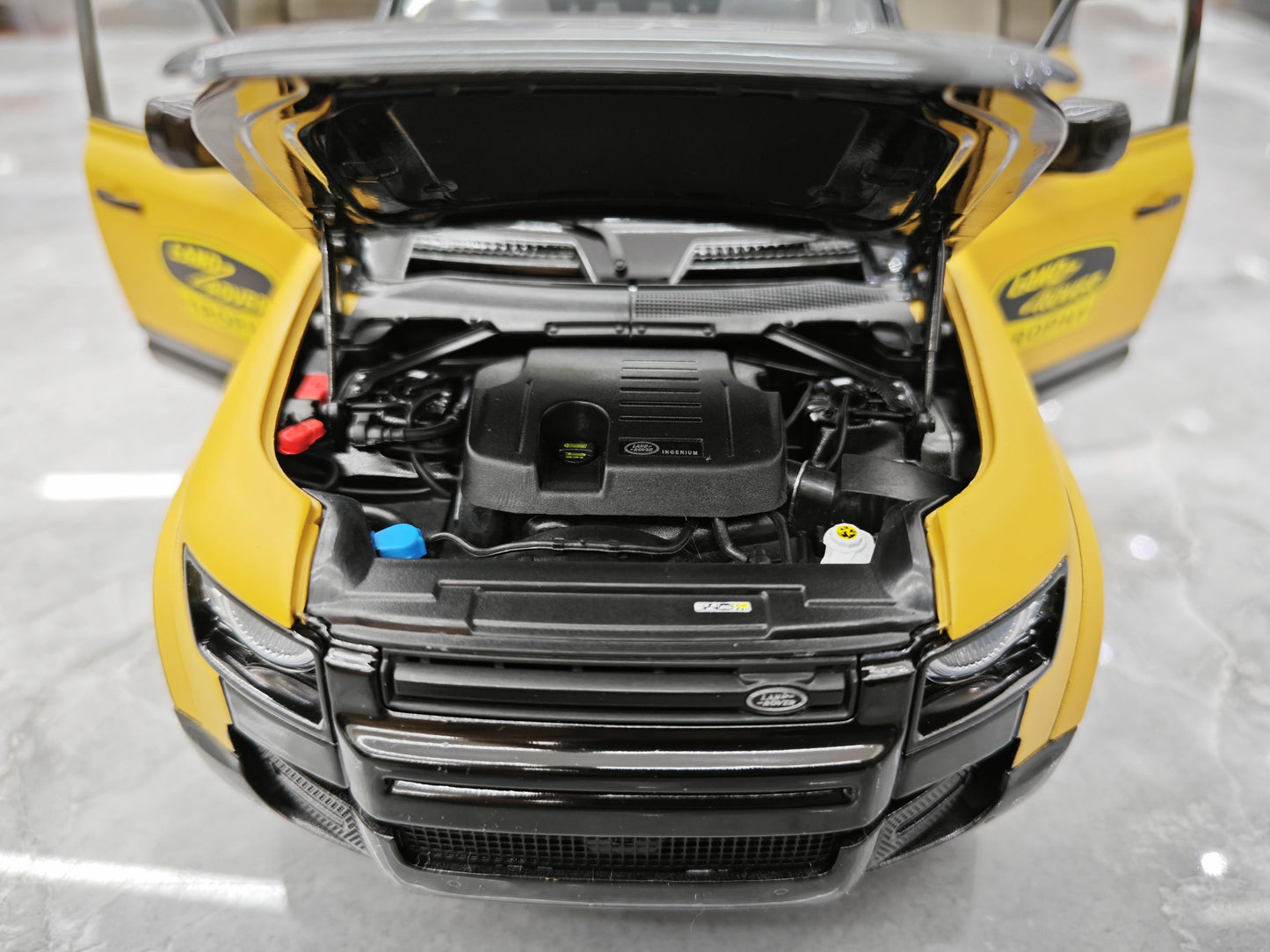 AR Land Rover Defender 90 110 Long Wheelbase Tribute Edition 1:18 alloy metal car model collection display piece