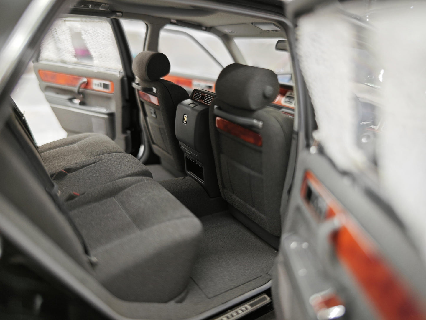 AR Toyota Century 1997 Black alloy metal car model 1:18 collection display piece