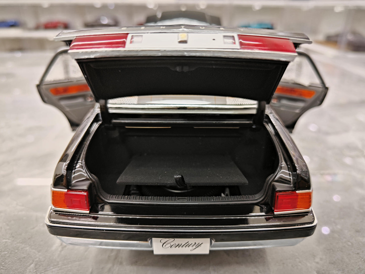 AR Toyota Century 1997 Black alloy metal car model 1:18 collection display piece