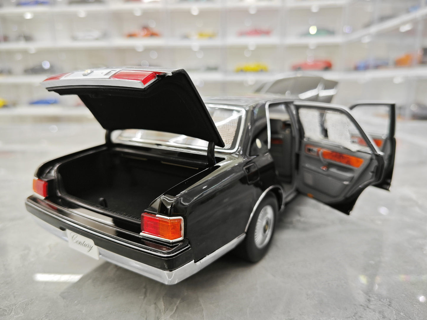AR Toyota Century 1997 Black alloy metal car model 1:18 collection display piece