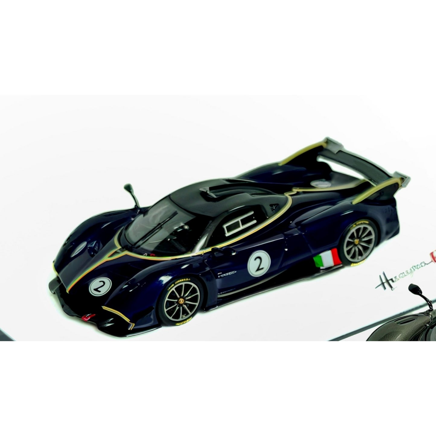 DMY 1:64 Huayera R Carbon Blue Metallic Grey Diecast Model Car Resin Limited edition