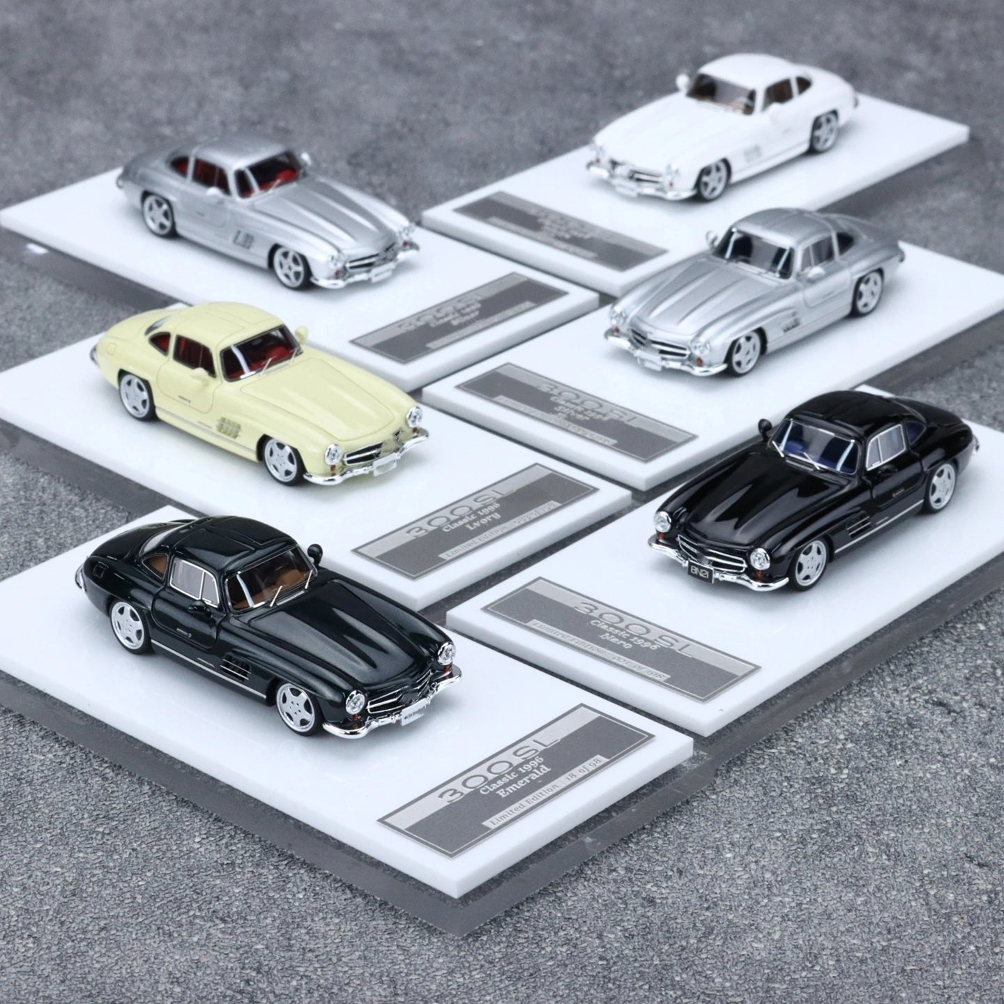 SCM/MY64 Model 300SL 1:64  Diecast Model Global limited