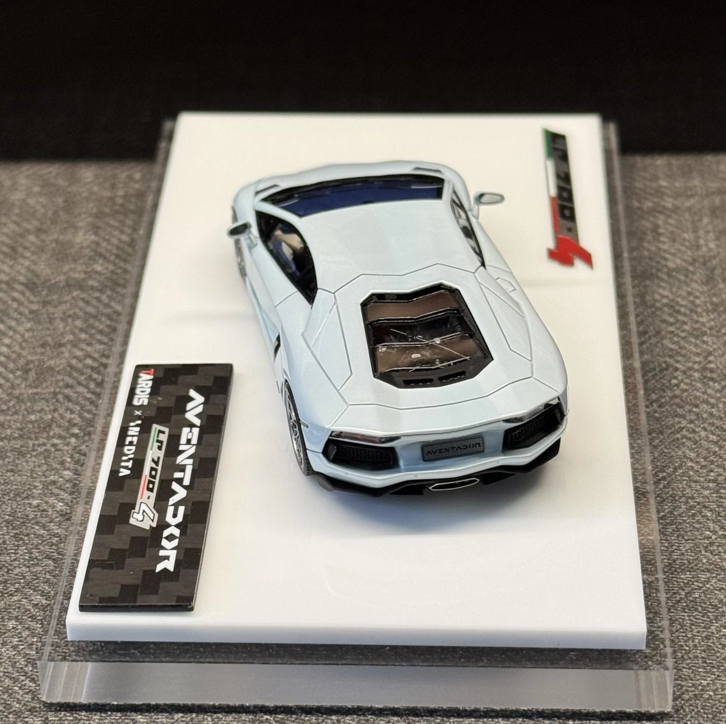 Tardis&INEDITA 1:64 AVENTADOR LP700 White moon glaze  Diecast Model Car Resin Limited edition New product