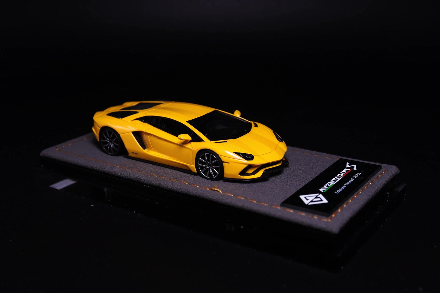 GW God Wealth 1:64 Aventador lp740 Diecast Model Car Resin Limited edition