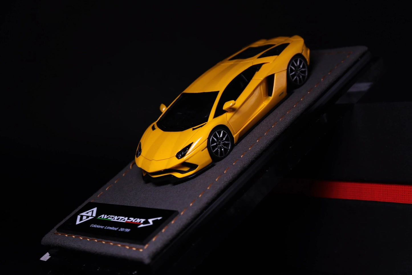 GW God Wealth 1:64 Aventador lp740 Diecast Model Car Resin Limited edition