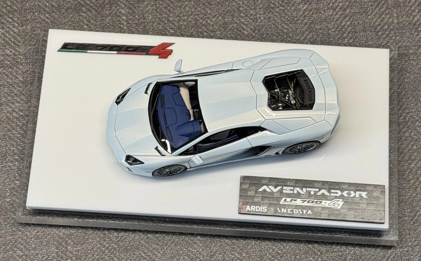 Tardis&INEDITA 1:64 AVENTADOR LP700 White moon glaze  Diecast Model Car Resin Limited edition New product