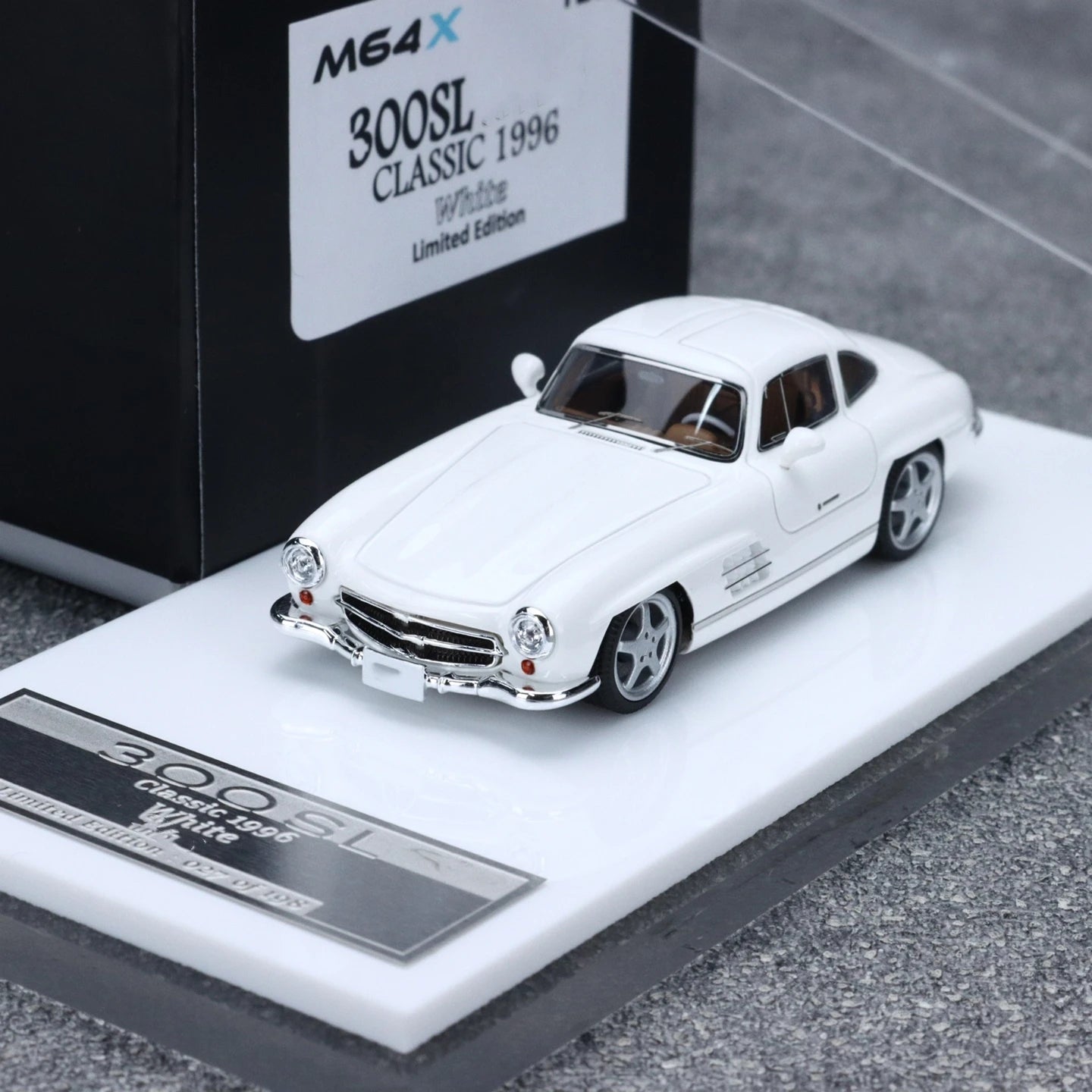 SCM/MY64 Model 300SL 1:64  Diecast Model Global limited