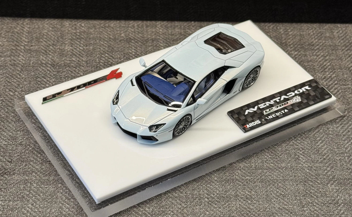 Tardis&INEDITA 1:64 AVENTADOR LP700 White moon glaze  Diecast Model Car Resin Limited edition New product